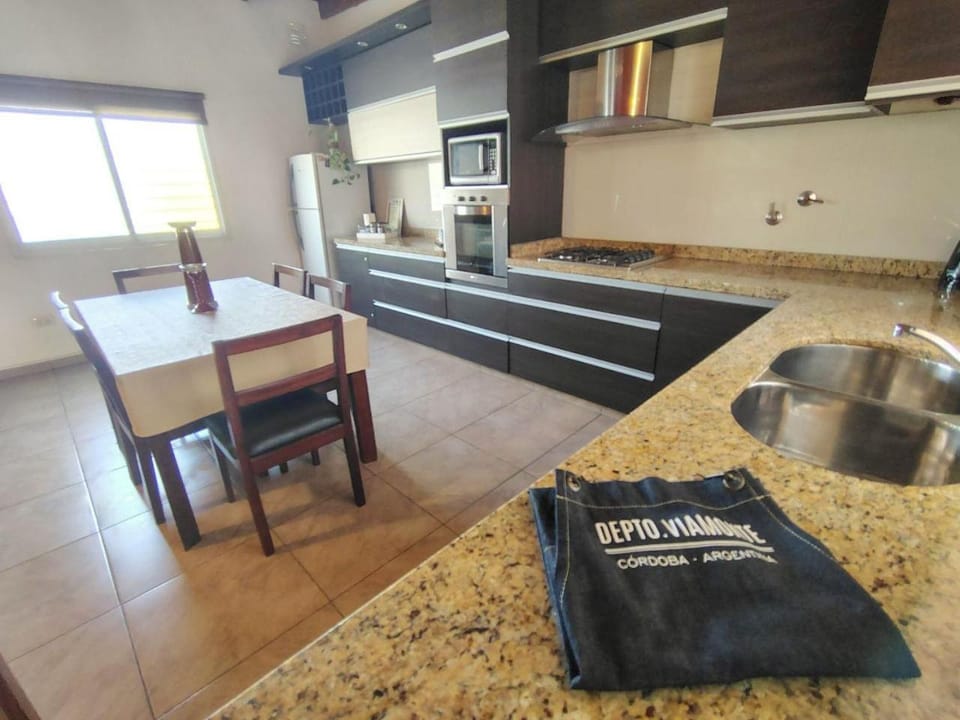 Kitchen or kitchenette, Dining area, oven, stove