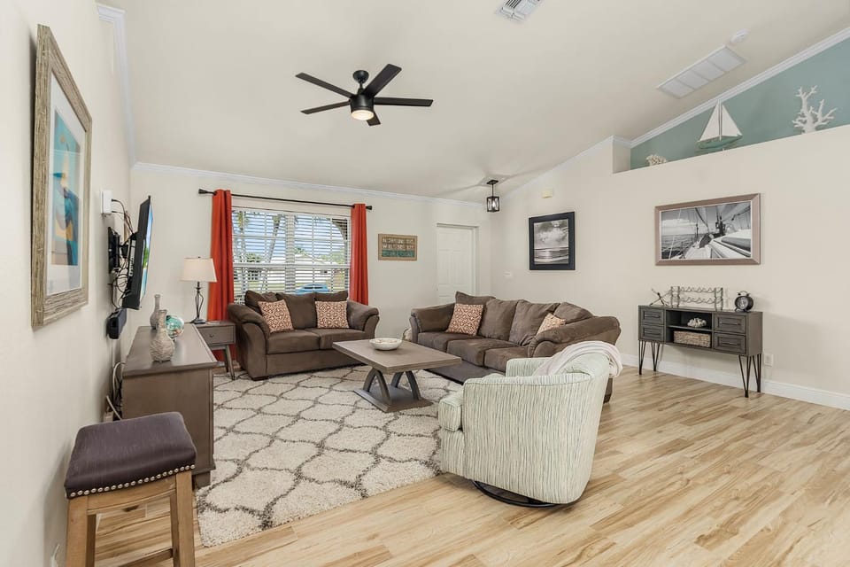Villa Three Sisters - Roelens Vacations House in Cape Coral
