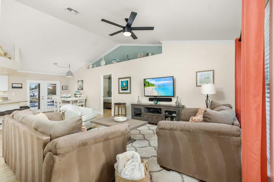 Villa Three Sisters - Roelens Vacations House in Cape Coral