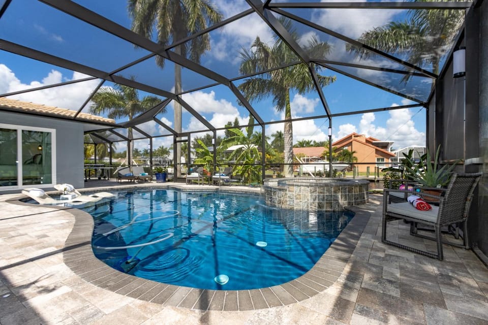 Stunning Waterfront Villa Direct Gulf Access, Kayaks, Heated Pool Sanctuary on Savona House in Cape Coral