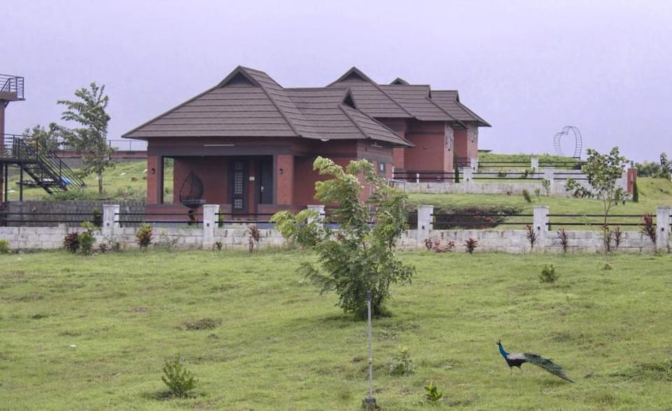 Misty Valley Resort Hotel in Kerala
