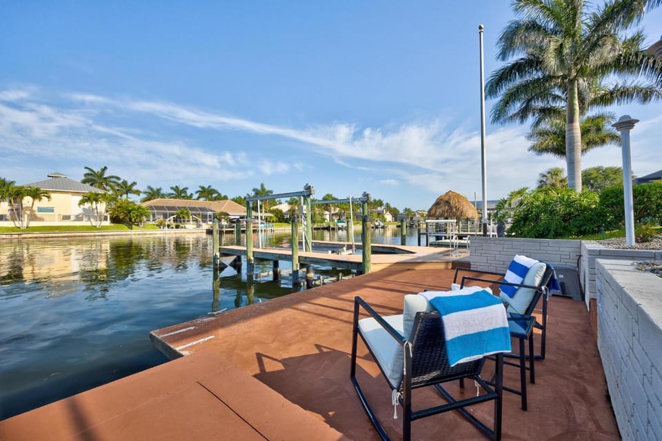 Heated Salt Water Pool, Baby Gear - Villa Sunshine & Serenity - Roelens Vacations House in Cape Coral