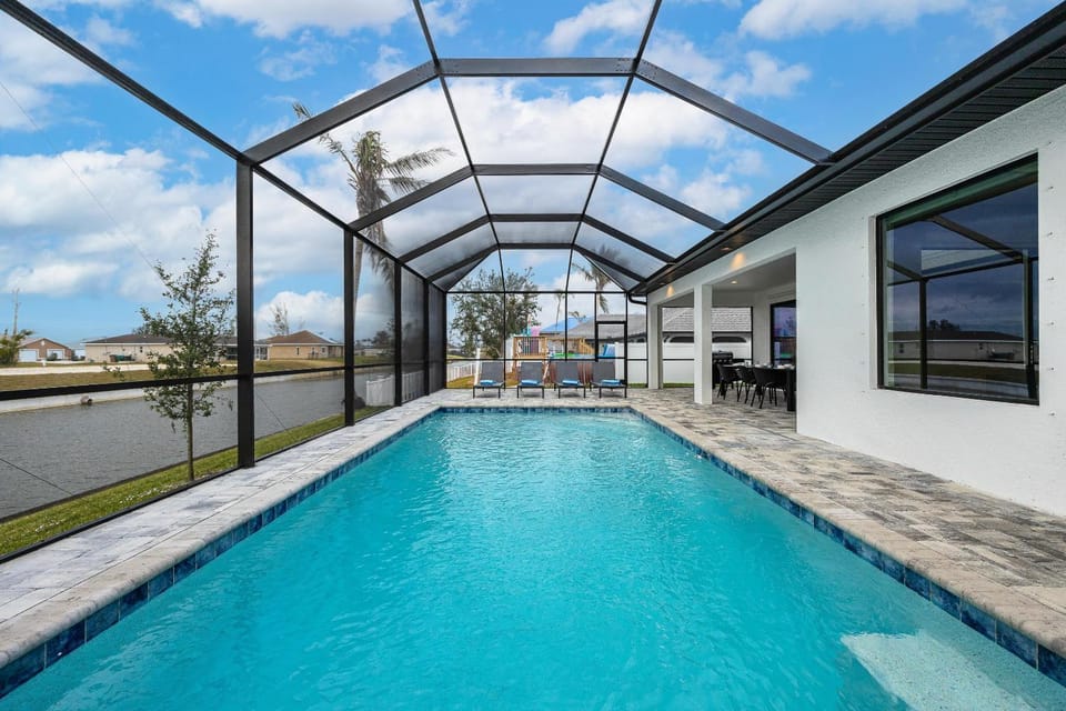 Villa Cloud 9- Roelens Vacations House in Cape Coral
