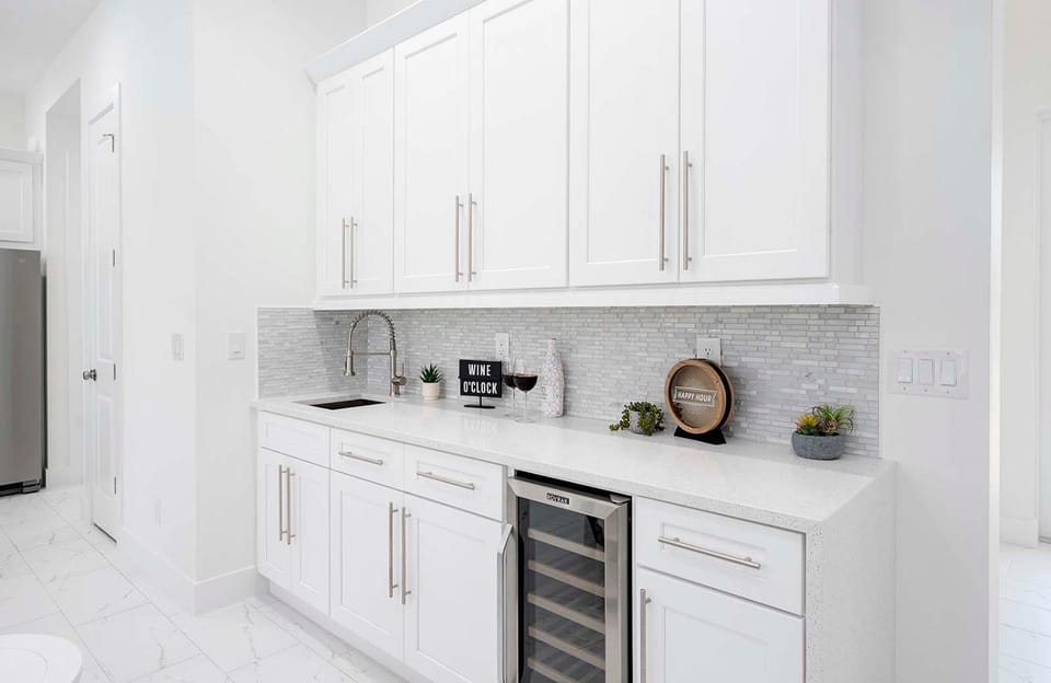 Brand New Home! On Intersecting Canals, Pool, Sleeps 8 - Villa SeaDuction House in Cape Coral