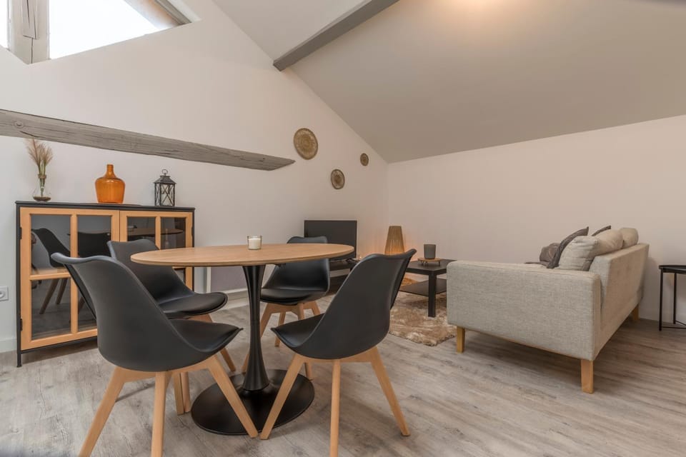 Living room, Seating area, Dining area