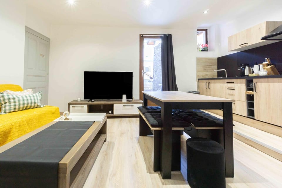 Property building, Living room