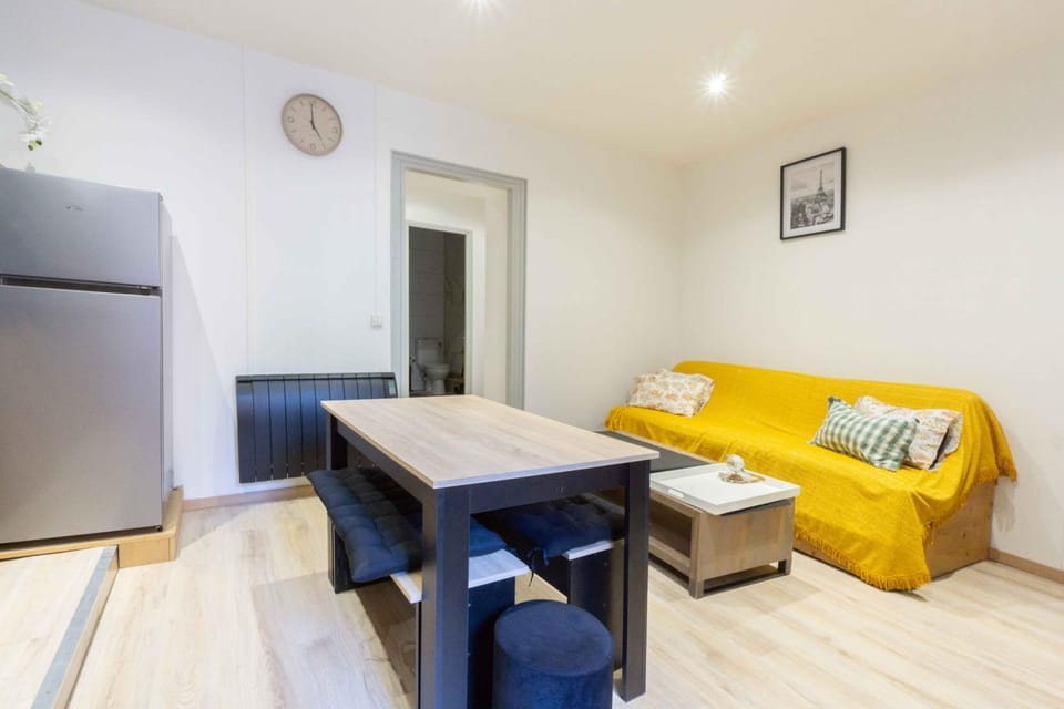 Living room, Bedroom