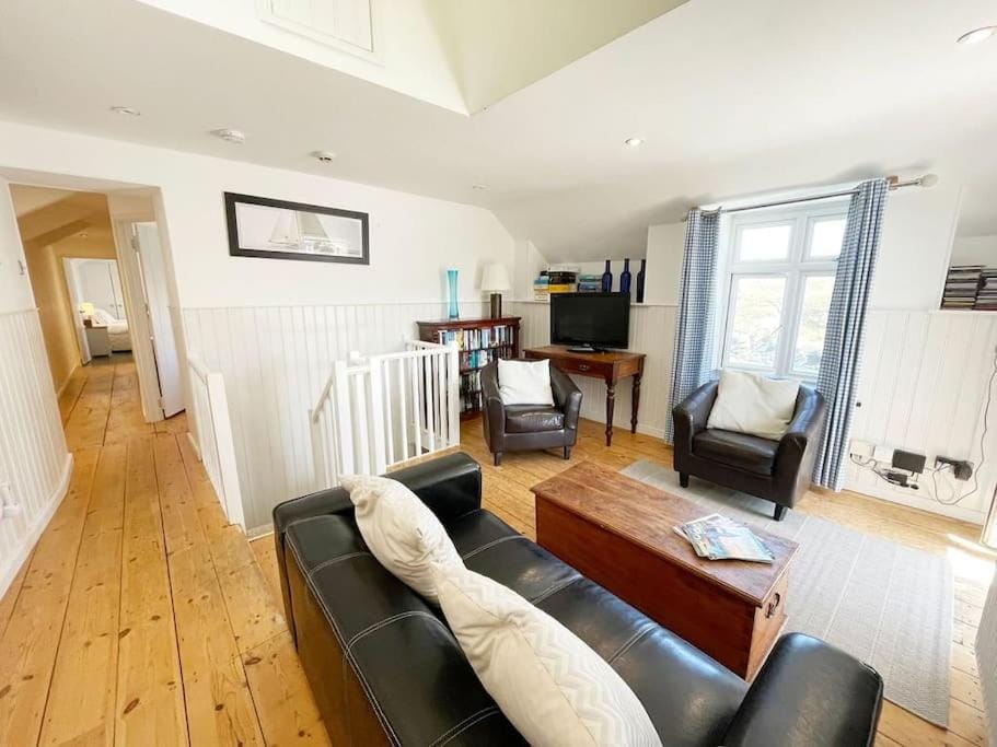 The Rockies, Port Isaac Bay Holidays House in Port Isaac