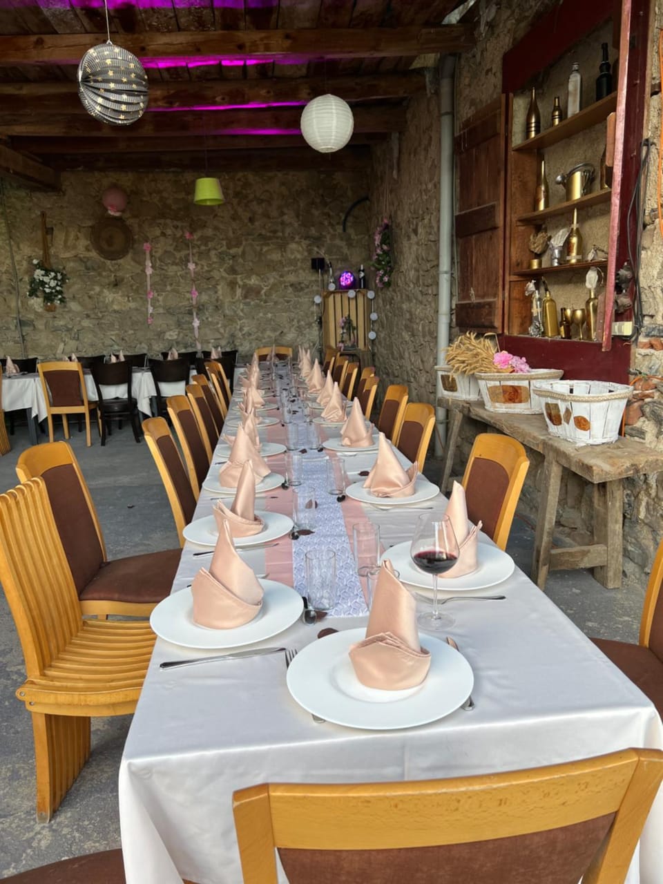 La Voûte du Dragon spa piscine 26 personnes House in Auvergne-Rhône-Alpes