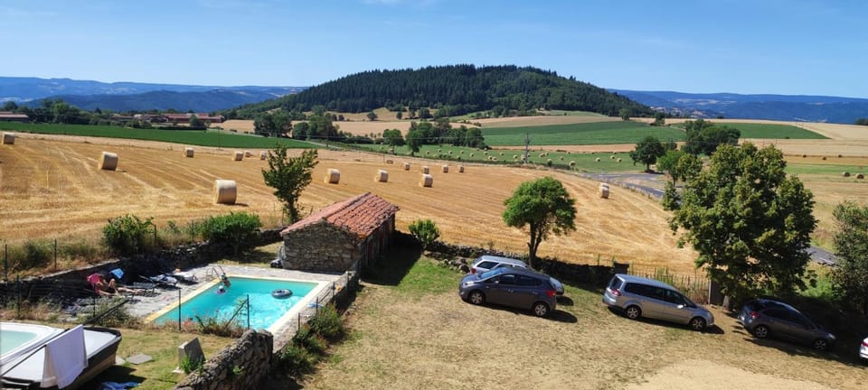 La Voûte du Dragon spa piscine 26 personnes House in Auvergne-Rhône-Alpes