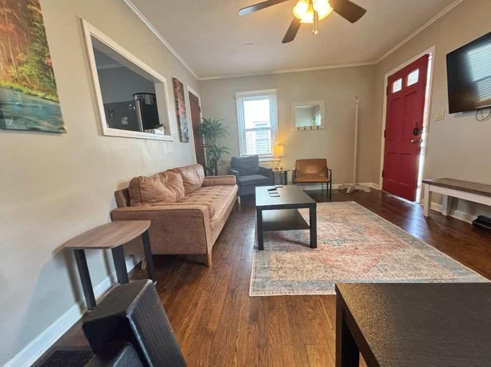 Housepitality- The Bungalow -2 BR House in Ohio