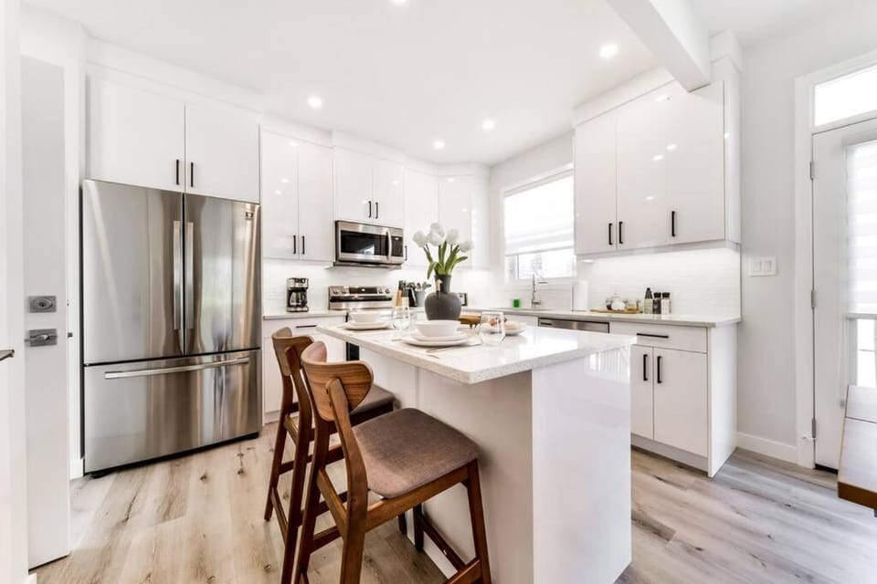 Kitchen or kitchenette, Dining area, dishwasher, minibar, oven, pet friendly, stove, toaster