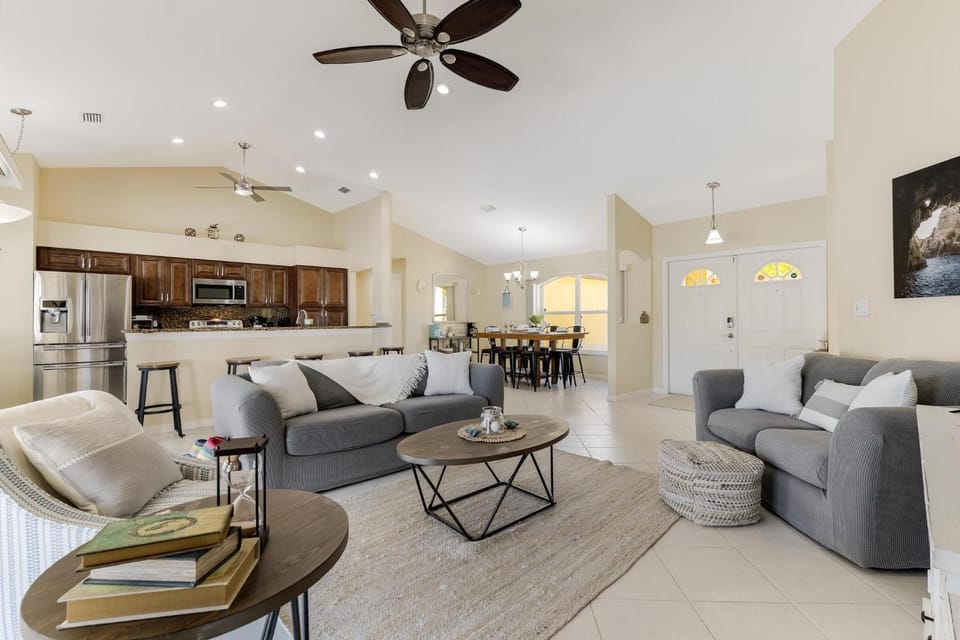 Gorgeous heated pool home - Villa Palm Tree - Roelens Vacations House in Cape Coral