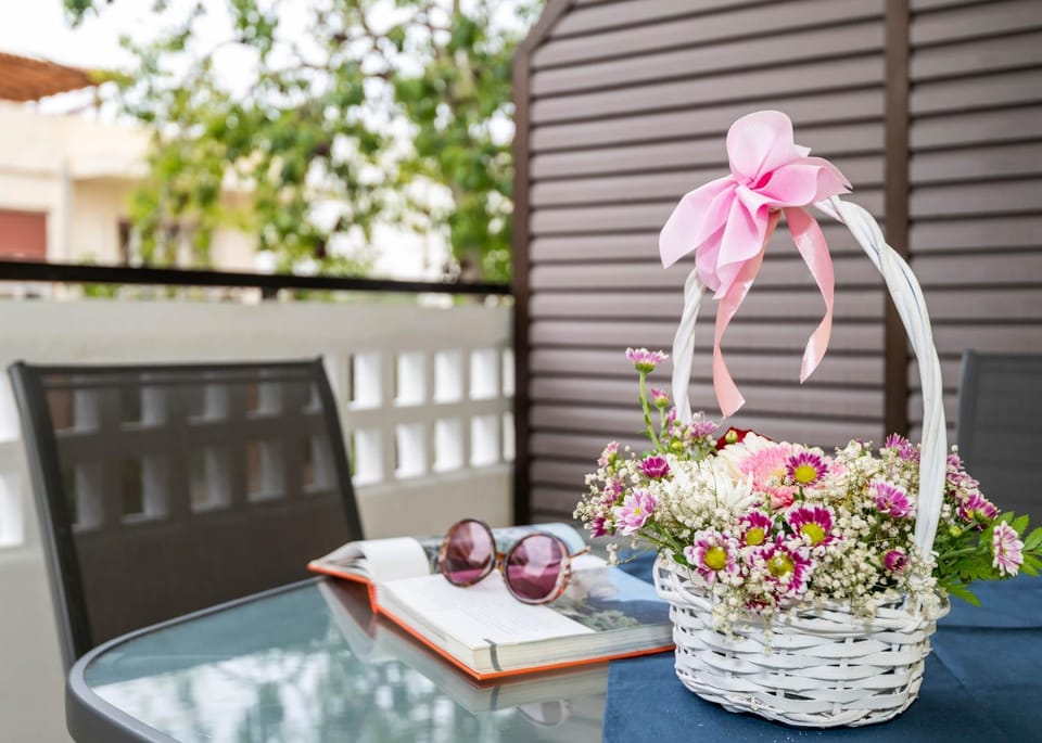 View (from property/room), Balcony/Terrace, Food