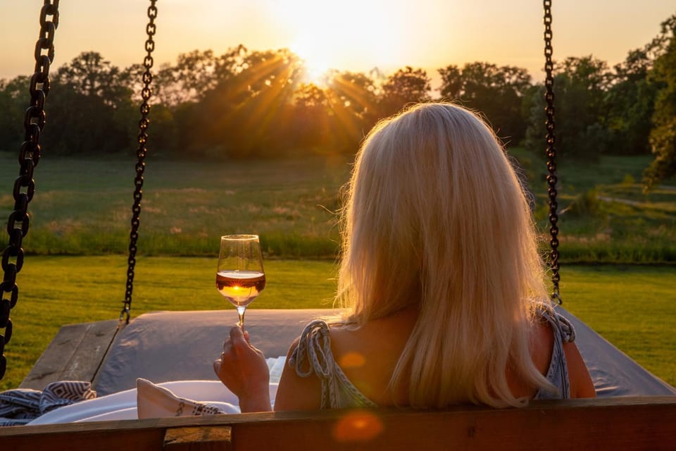 Day, People, Natural landscape, Food and drinks, Guests, Drinks, Alcoholic drinks, Sunrise, Sunset, group of guests