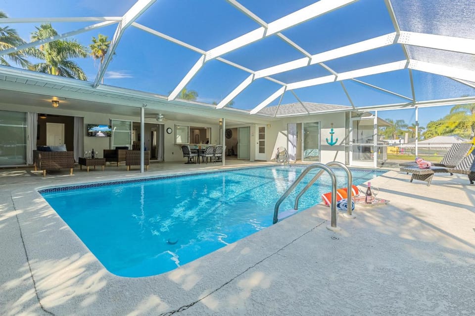 Villa Pipers Paradise - Cape Coral - Roelens Vacations House in Cape Coral