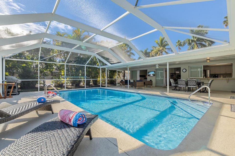 Villa Pipers Paradise - Cape Coral - Roelens Vacations House in Cape Coral