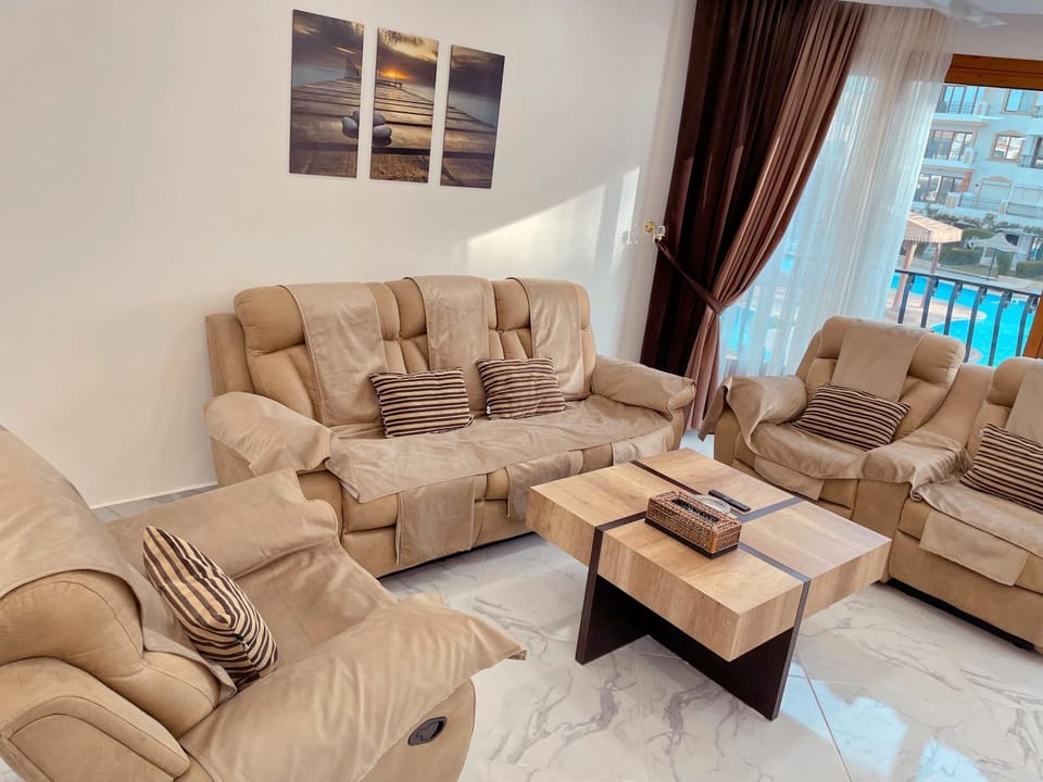 Living room, Seating area