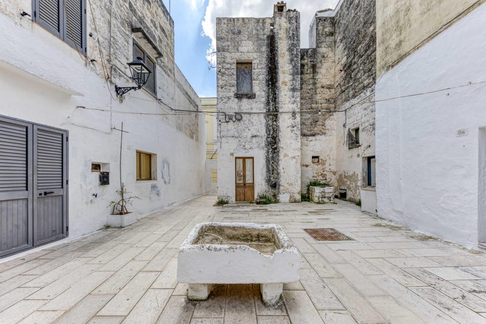 Property building, Day, Landmark view