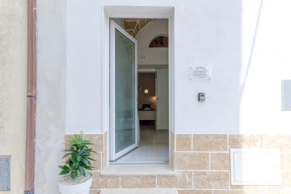 Facade/entrance, Day