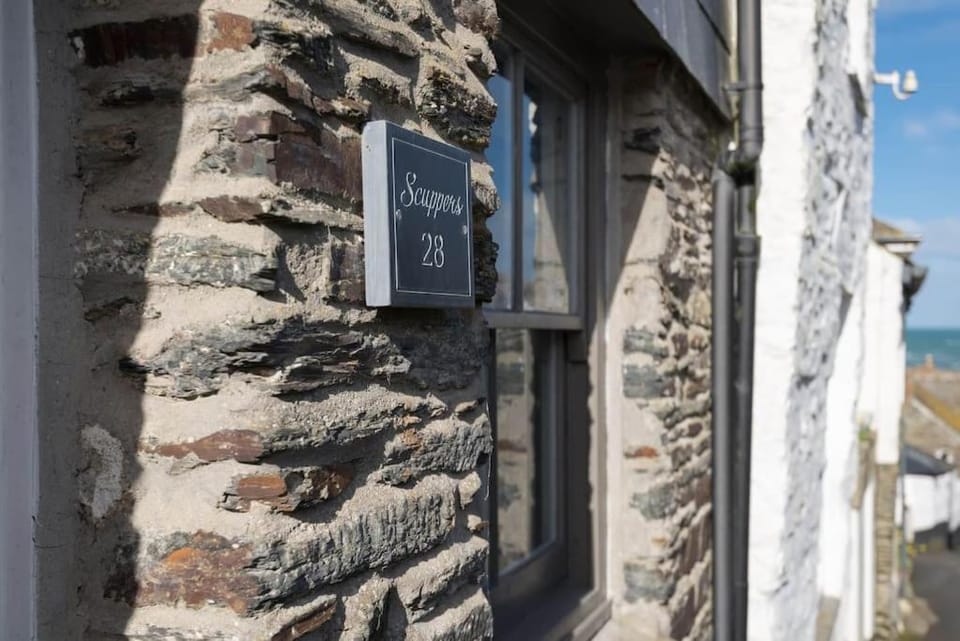 Scuppers, Port Isaac Bay Holidays House in Port Isaac