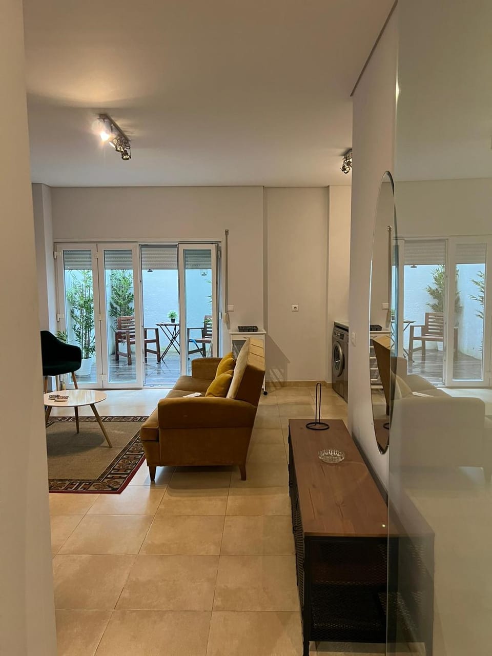 Living room, Photo of the whole room