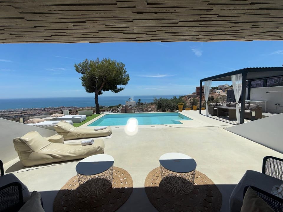 Balcony/Terrace, Swimming pool