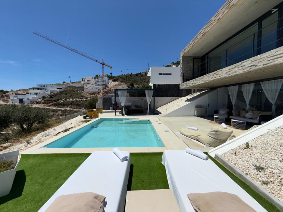 Balcony/Terrace, Swimming pool