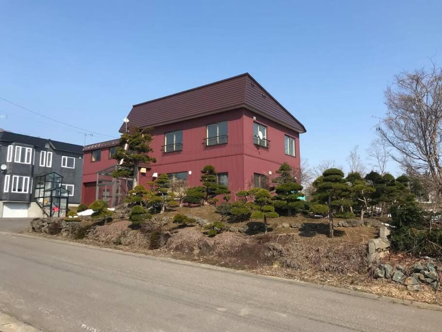 Property building, Street view