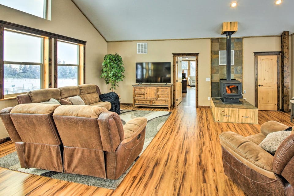 All-Season Bonners Ferry Home w/ Views House in Idaho