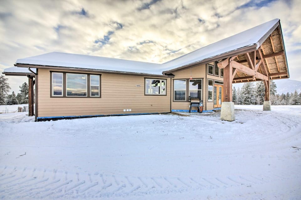 All-Season Bonners Ferry Home w/ Views House in Idaho
