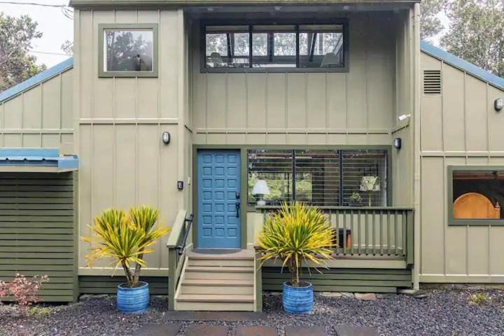 Hale Ho'okipa Villa in Volcano