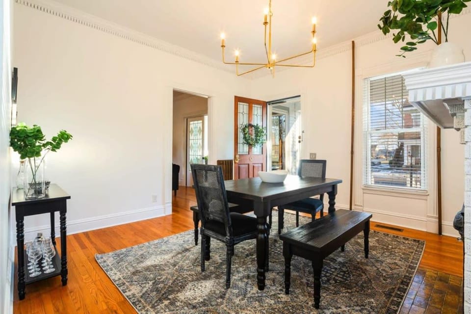 Gem Of Jeffersonville House in Jeffersonville