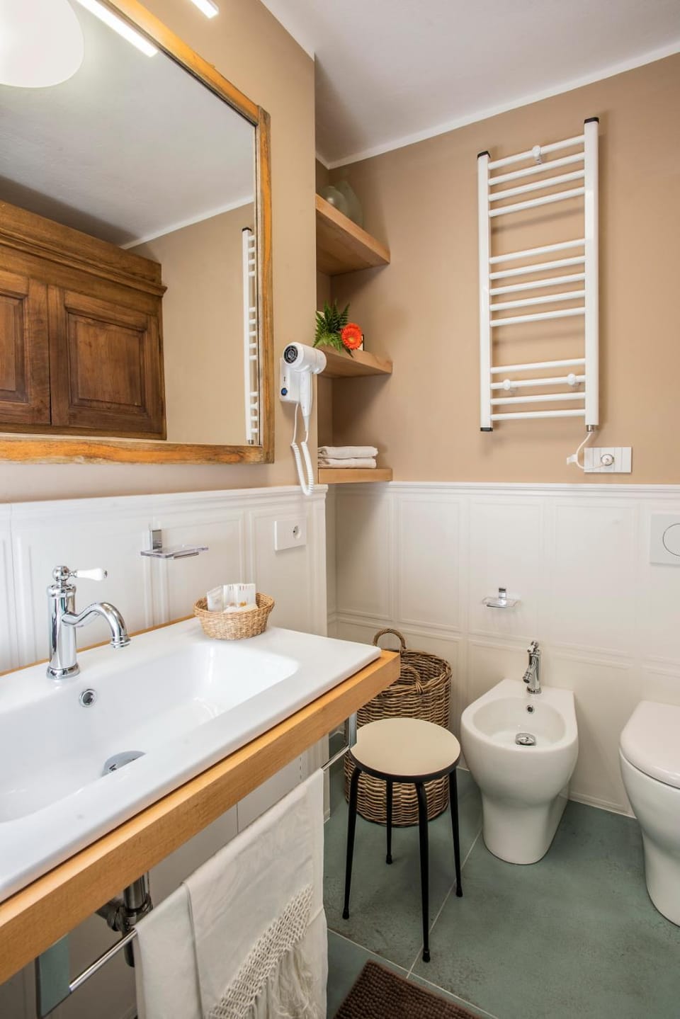 Bathroom, bidet