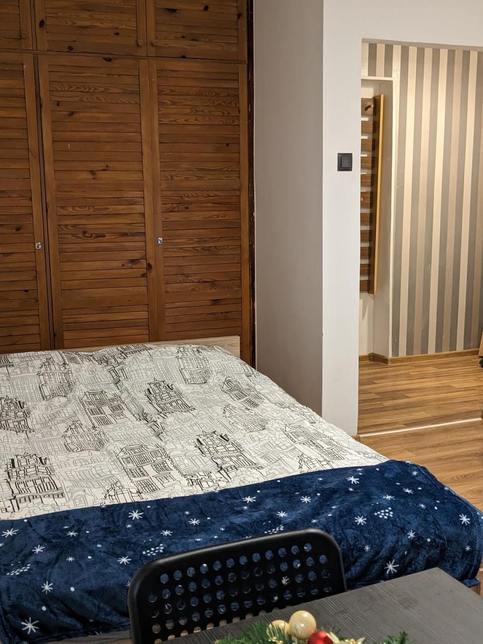 Bed, wardrobe