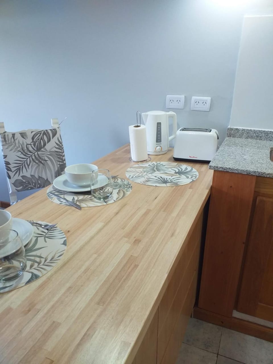 Coffee/tea facilities, Dining area