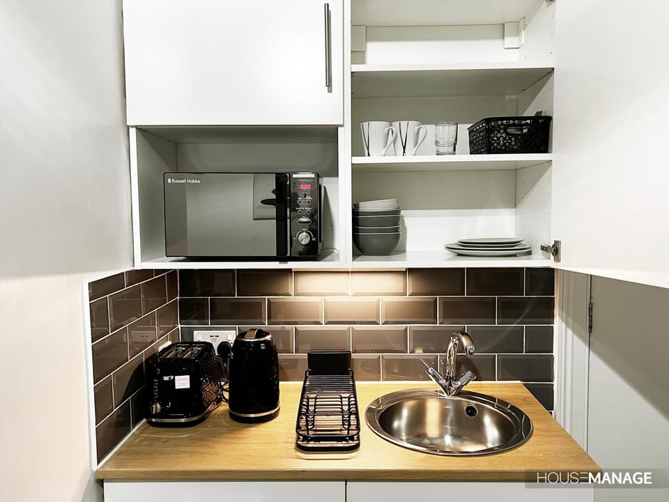 Erin Court Mansion - RM 11 Bed and Breakfast in Croydon