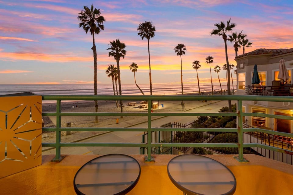 Natural landscape, View (from property/room), Balcony/Terrace, Sunset