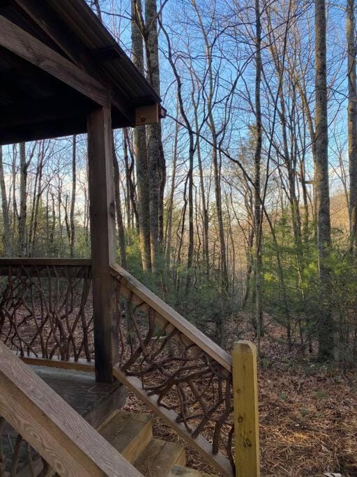 1850s Settlers Cabin at Wethero Ridge Cabin in Buncombe County