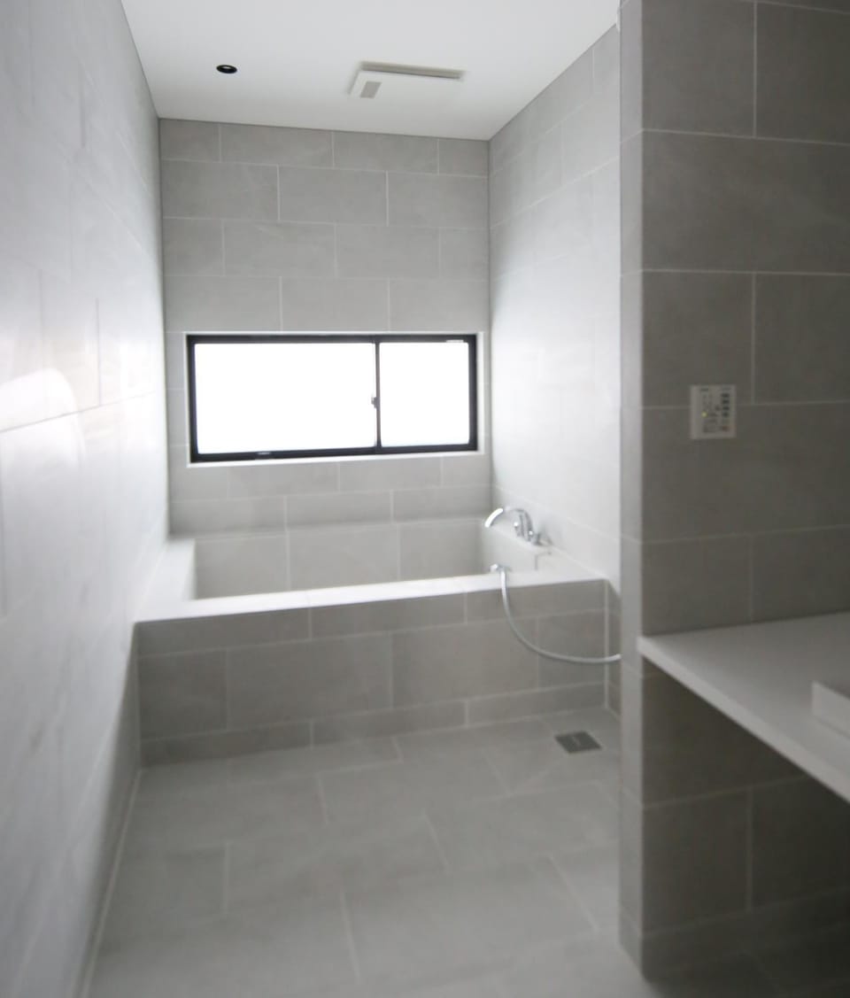 Bathroom, Bath