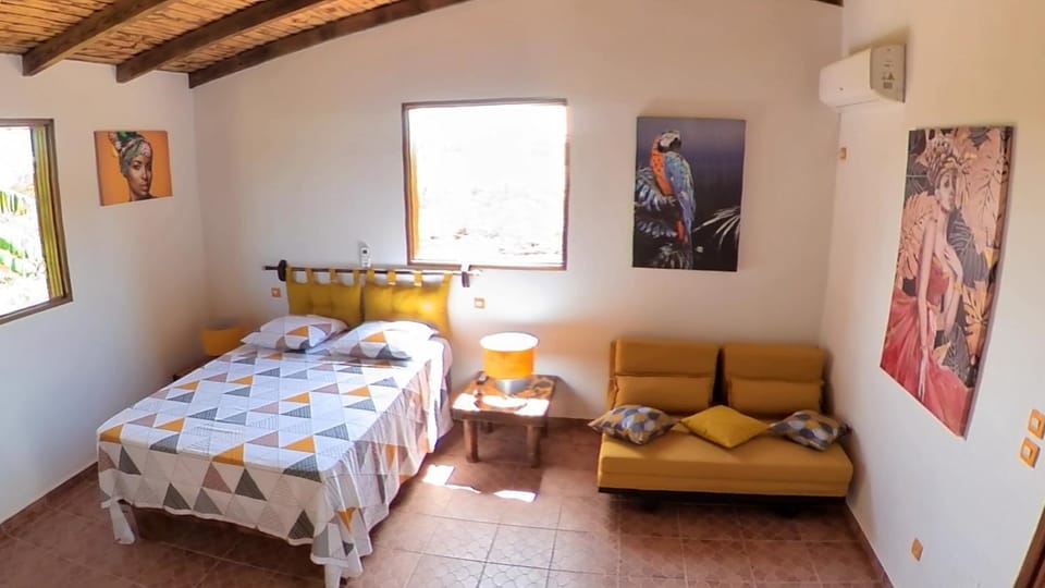 Bed, Living room, Photo of the whole room, Bedroom