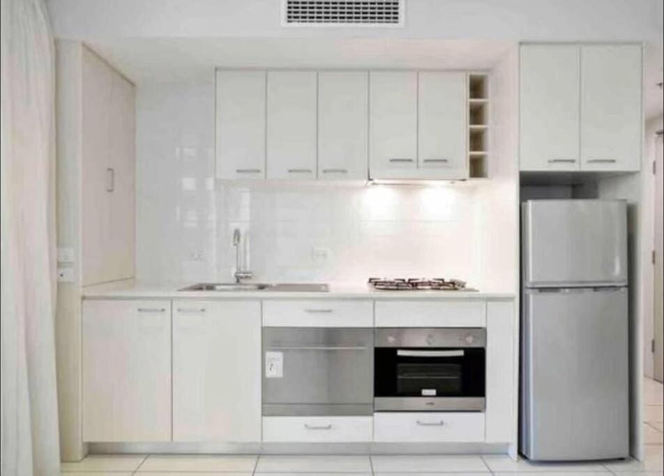 CBD 1BED/POOL/GYM/SAUNA/ - CLOSE TO EVERYTHING! Apartment in Brisbane City