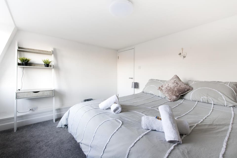 Photo of the whole room, Bedroom, Meeting/conference room, towels