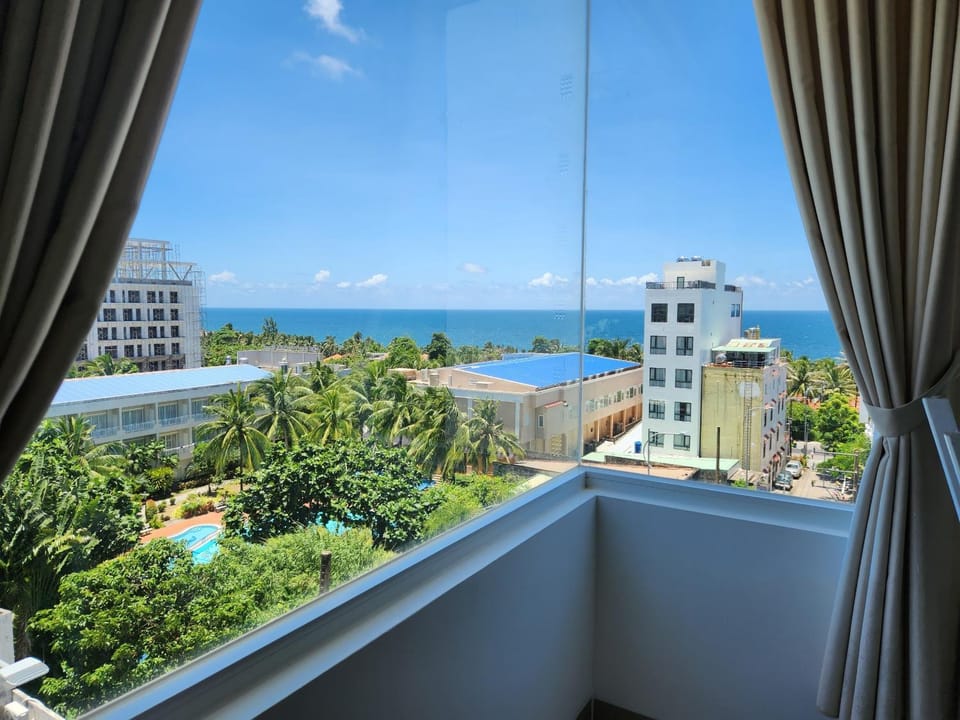 Day, Natural landscape, View (from property/room), Balcony/Terrace, Balcony/Terrace, City view, Sea view