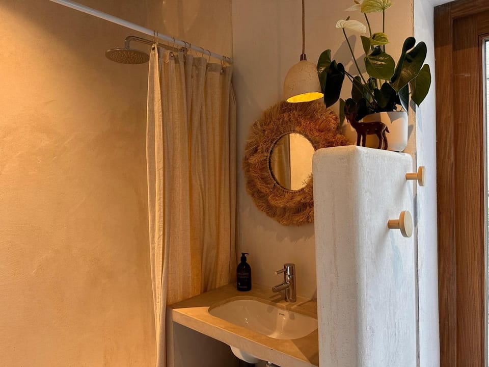 Shower, Bathroom, towels