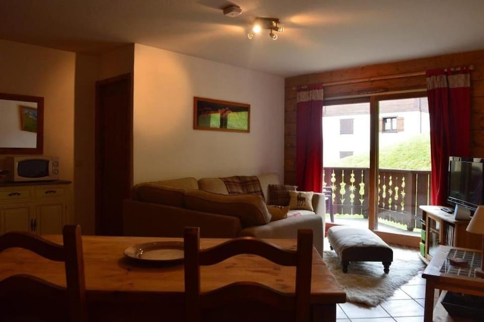 2 bedroom Apartment in Les Houches Stone's throw from Prairon lift Apartment in Les Houches