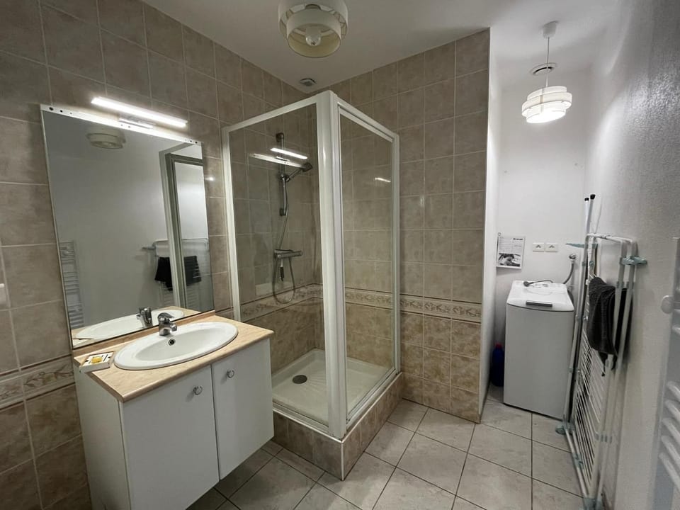 Shower, Bathroom