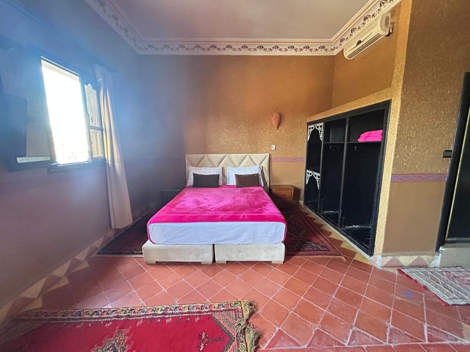 Bed, Photo of the whole room, Bedroom, bunk bed, wardrobe