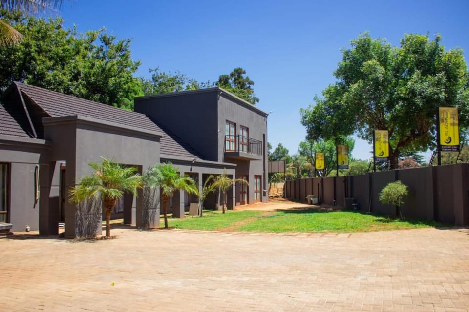 Black Owl Lodge Bed and Breakfast in Gauteng