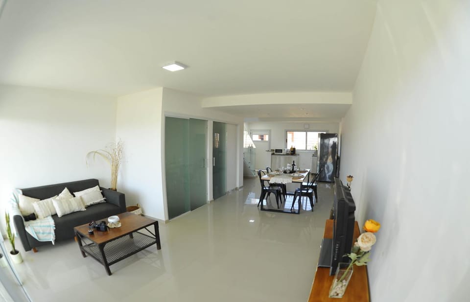 TV and multimedia, Kitchen or kitchenette, Living room, Seating area, Dining area